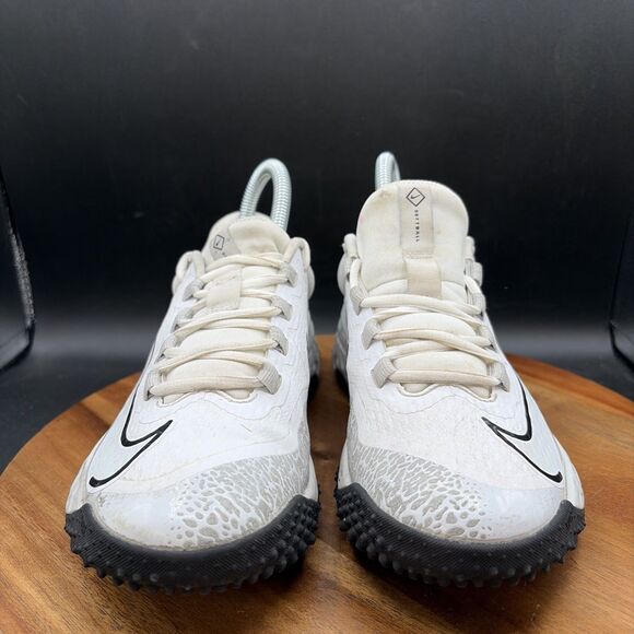 Nike Alpha Huarache Elite 4 Turf Women's Size 6 Softball Shoes FD2746-102 White - Picture 2 of 8